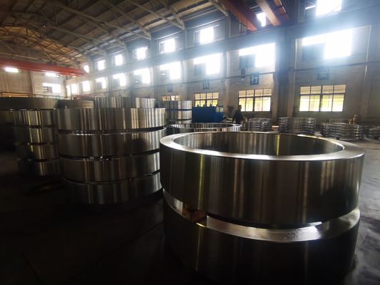 Điều trị nhiệt QT Vòng thép rèn cung cấp độ chính xác kích thước 1000 đến 7800mm lý tưởng cho công nghiệp cơ cấu và công nghiệp hạng nặng