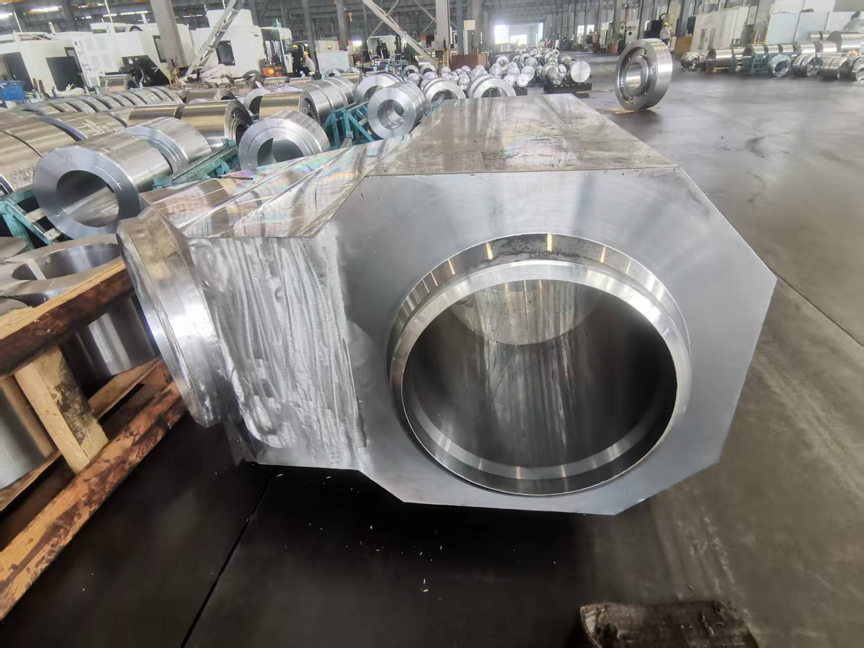 Các sản phẩm máy cho các hệ thống cơ khí phức tạp và máy móc công nghiệp