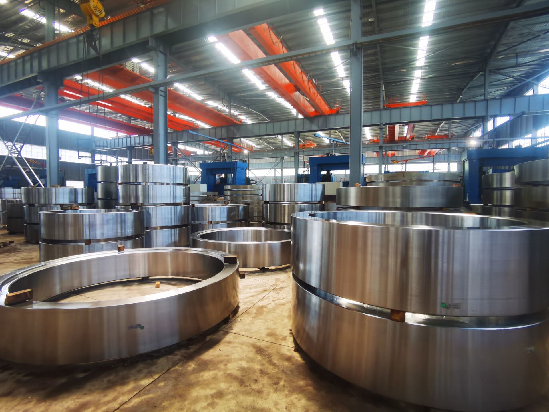 Vòng hộp số 34CrNiMo6 Vòng đúc được thiết kế để có độ dẻo dai tối ưu và chống mòn trong điều kiện hoạt động khắc nghiệt