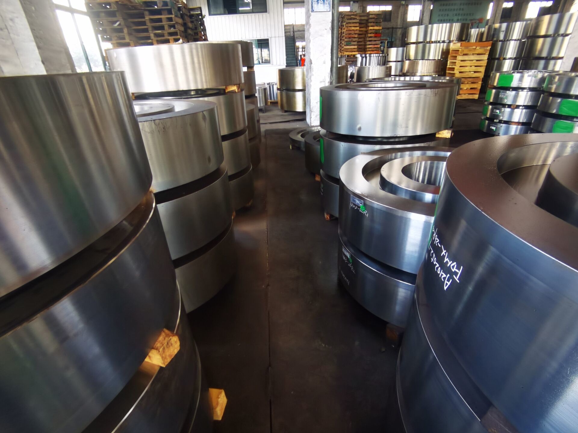 Độ bền kéo 650mpa Vòng thép rèn cung cấp độ bền và độ bền cao cho các bộ phận cơ khí hạng nặng